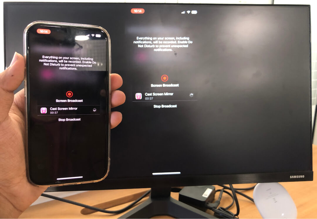 iPhone screen being mirrored to a connected screen
