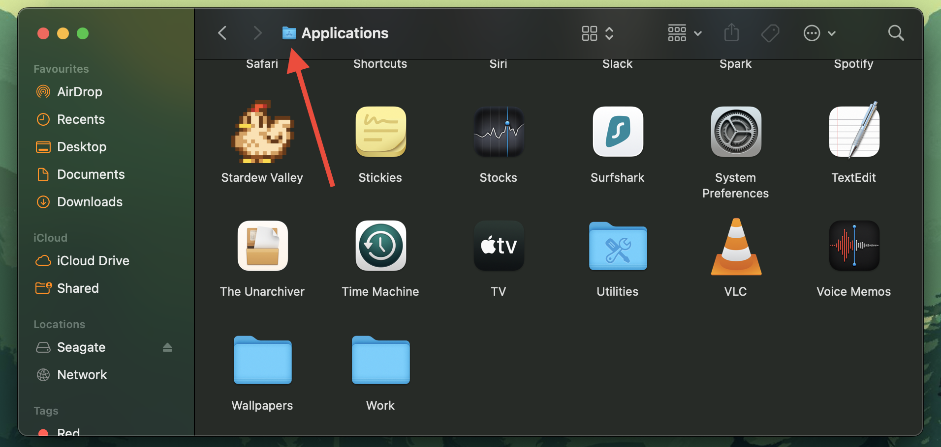 Hoovering the cursor near “Applications”