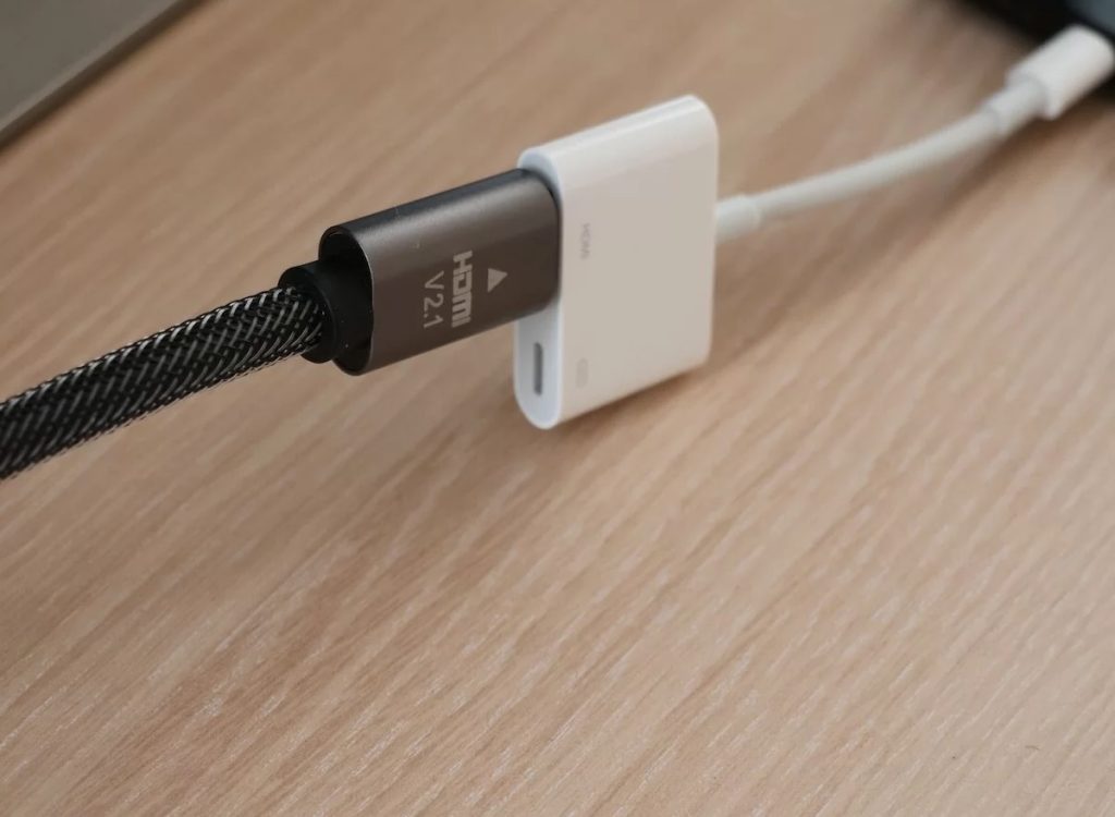 Connect an HDMI cable to the adapter