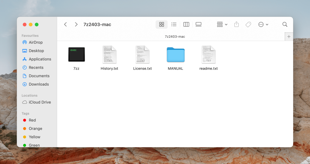 Files of the 7-zip program downloaded on Mac are shown